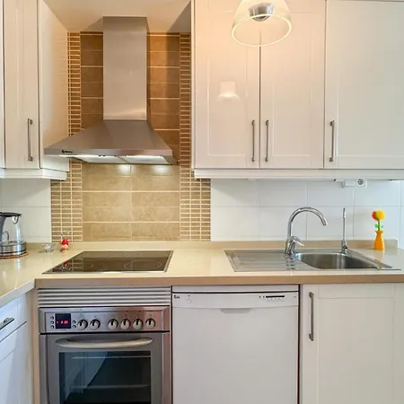 Apartment In Almadraba